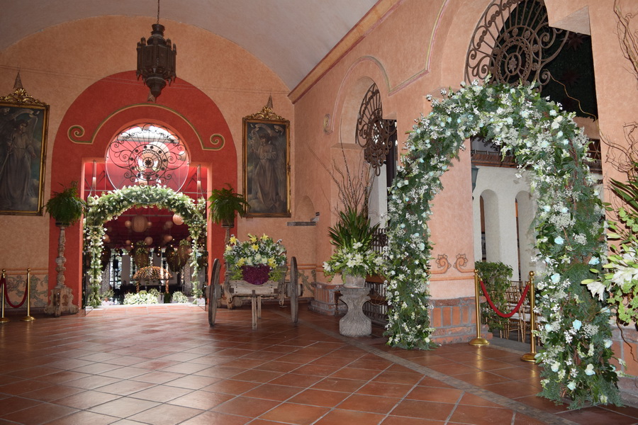 lobby028.jpg