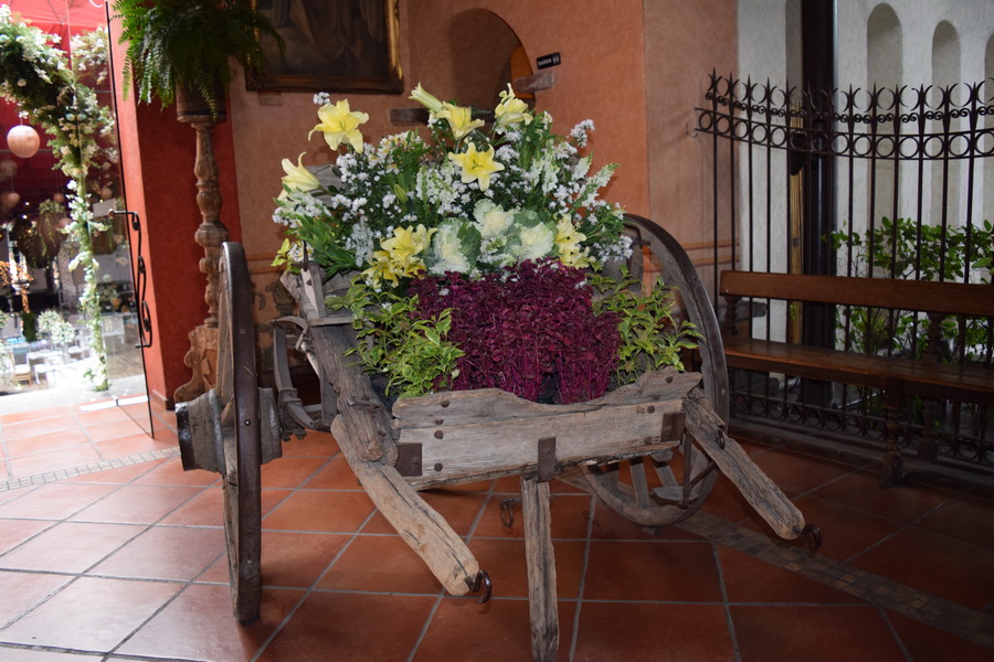 lobby030.jpg