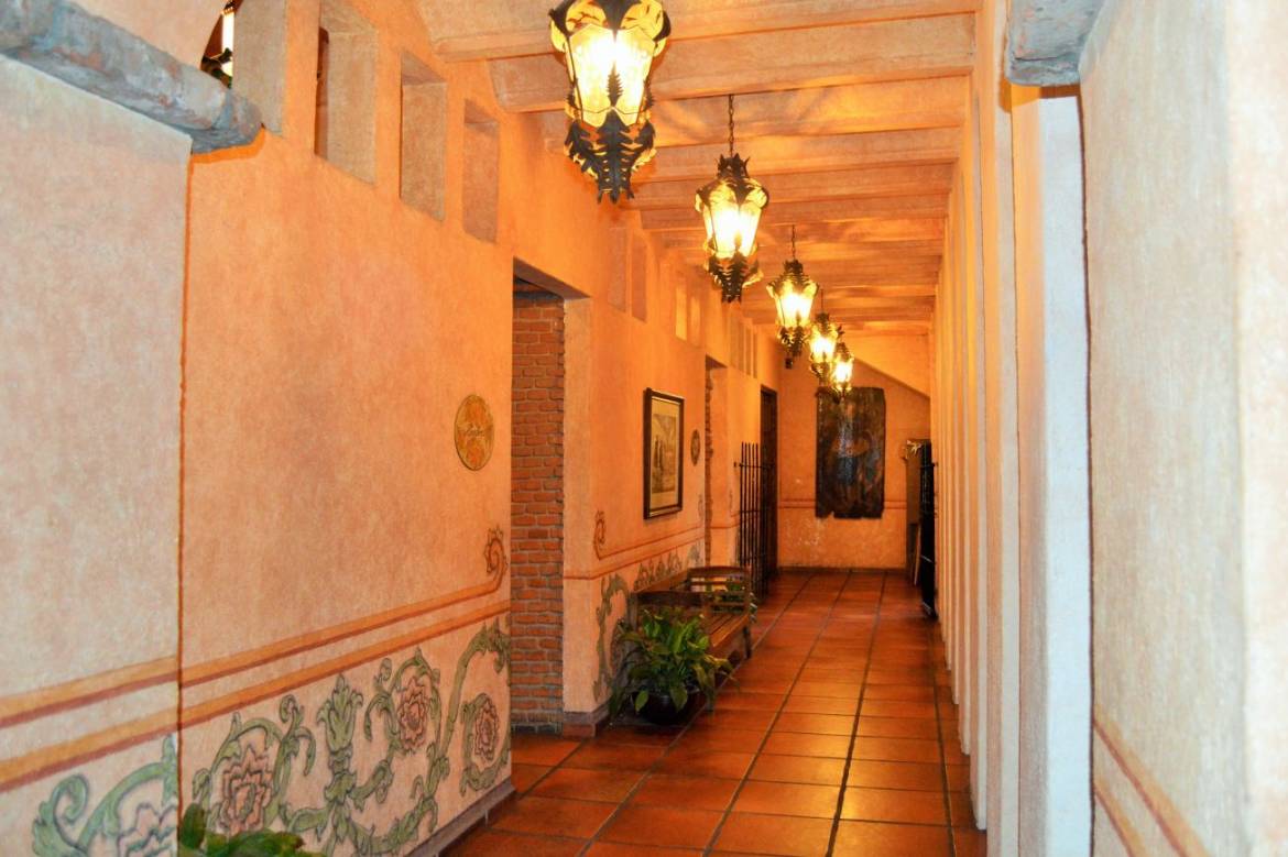 LOBBY-3.jpg