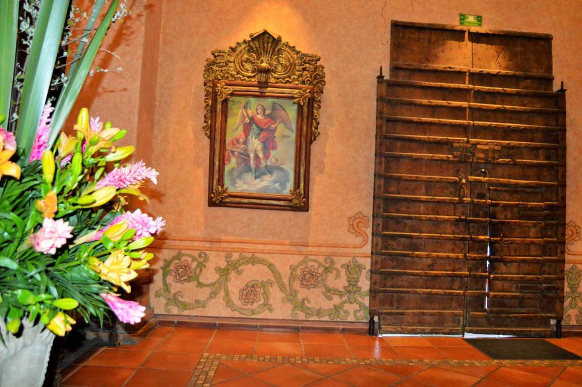 LOBBY-4-1.jpg